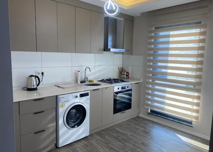 Rosella Royal - روزيلا رويال