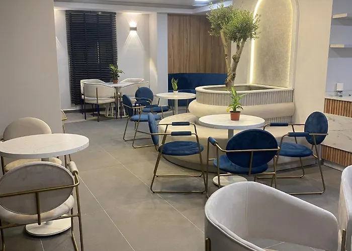 Rosella Royal - روزيلا رويال